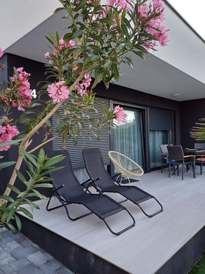 Villa Tome Vir Luaran gambar